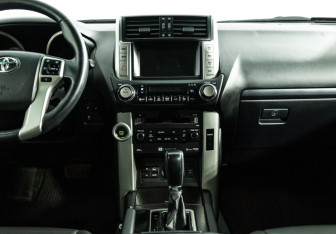 Подержанный автомобиль Toyota Land Cruiser Prado 2013 года (14 фото)