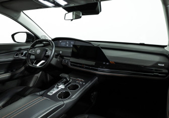 Подержанный автомобиль Changan UNI-K 2023 года (9 фото)