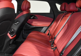 Подержанный автомобиль Exeed RX 2023 года (11 фото)