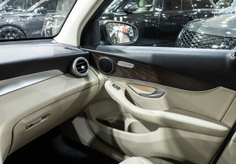 Подержанный автомобиль Mercedes-Benz GLC Coupe 2020 года (19 фото)