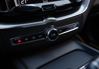 Подержанный автомобиль Volvo XC60 2018 года (13 фото)