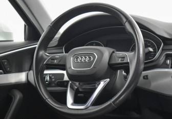Подержанный автомобиль Audi A4 Sedan 2016 года (14 фото)