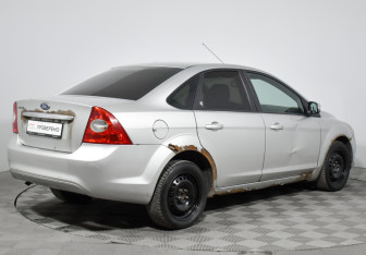Подержанный автомобиль Ford Focus Sedan 2008 года (5 фото)