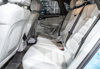 Подержанный автомобиль Porsche Macan 2016 года (21 фото)
