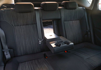 Подержанный автомобиль Opel Astra Hatchback 2011 года (23 фото)