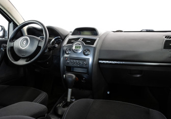 Подержанный автомобиль Renault Megane Sedan 2008 года (9 фото)