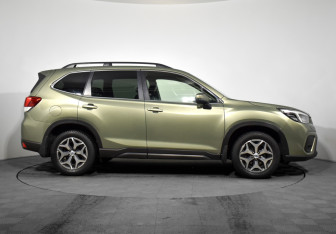 Подержанный автомобиль Subaru Forester Suv 2018 года (4 фото)