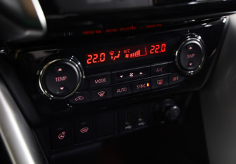 Подержанный автомобиль Mitsubishi Eclipse Cross 2019 года (15 фото)