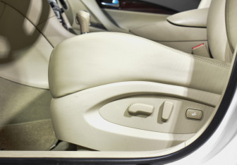 Подержанный автомобиль Infiniti QX50 2014 года (10 фото)