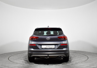 Подержанный автомобиль Hyundai Tucson 2020 года (6 фото)