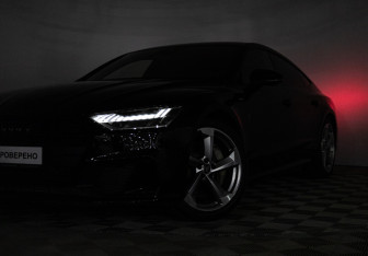 Подержанный автомобиль Audi A7 2018 года (28 фото)