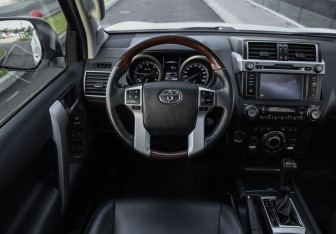 Подержанный автомобиль Toyota Land Cruiser Prado 2017 года (14 фото)