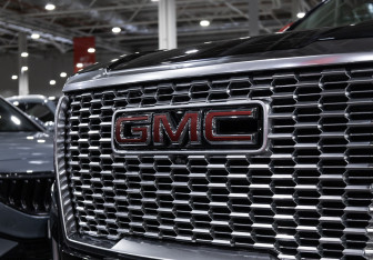 Подержанный автомобиль GMC Yukon 2022 года (3 фото)