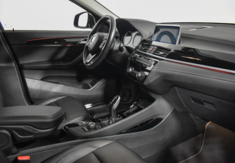 Подержанный автомобиль BMW X2 2019 года (12 фото)