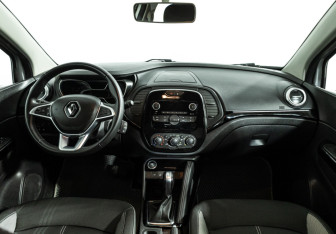 Подержанный автомобиль Renault Kaptur 2021 года (13 фото)