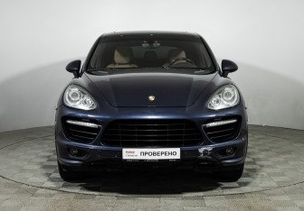 Подержанный автомобиль Porsche Cayenne 2011 года (2 фото)