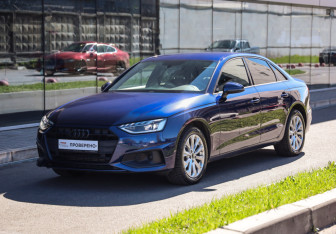 Подержанный автомобиль Audi A4 Sedan 2021 года (3 фото)