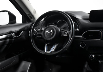 Подержанный автомобиль Mazda CX-5 2017 года (15 фото)