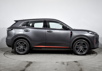 Подержанный автомобиль Changan UNI-S 2024 года (4 фото)