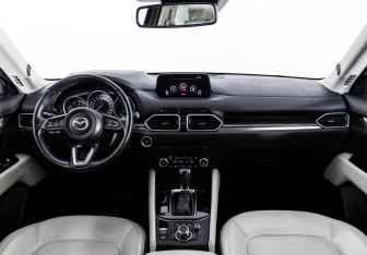 Подержанный автомобиль Mazda CX-5 2018 года (10 фото)