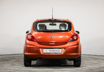 Подержанный автомобиль Opel Corsa 2013 года (6 фото)