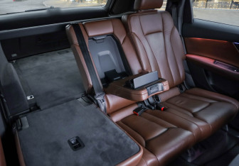 Подержанный автомобиль Audi Q7 2015 года (36 фото)