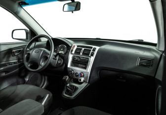 Подержанный автомобиль Hyundai Tucson 2008 года (9 фото)