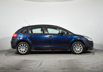 Подержанный автомобиль Citroen C4 Hatchback 2009 года (4 фото)