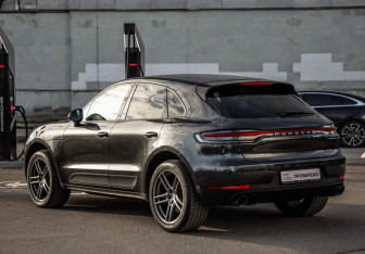 Подержанный автомобиль Porsche Macan 2020 года (7 фото)
