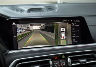 Подержанный автомобиль BMW X7 2021 года (20 фото)
