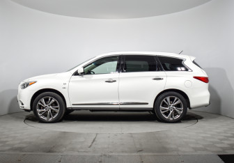 Подержанный автомобиль Infiniti QX60 2014 года (9 фото)