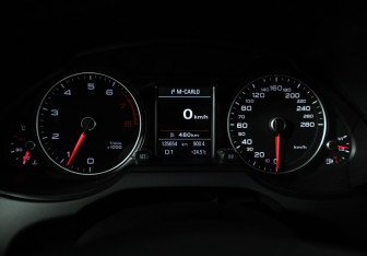 Подержанный автомобиль Audi Q5 2012 года (12 фото)