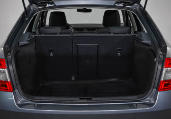 Подержанный автомобиль Skoda Octavia Liftback 2016 года (27 фото)