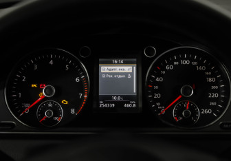 Подержанный автомобиль Volkswagen Passat Sedan 2012 года (12 фото)