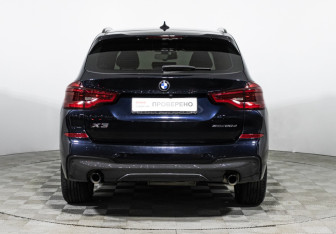 Подержанный автомобиль BMW X3 2021 года (6 фото)
