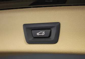 Подержанный автомобиль BMW X3 2012 года (28 фото)