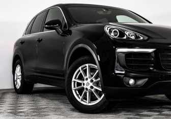 Подержанный автомобиль Porsche Cayenne 2015 года (4 фото)