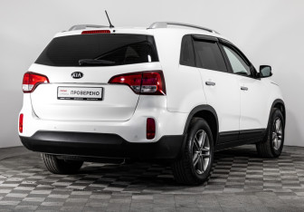Подержанный автомобиль Kia Sorento 2013 года (5 фото)