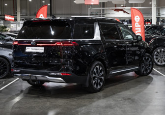 Подержанный автомобиль Kia Carnival 2020 года (6 фото)
