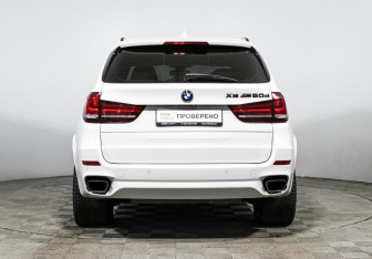 Подержанный автомобиль BMW X5 2014 года (6 фото)