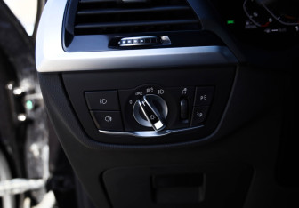 Подержанный автомобиль BMW X4 2021 года (21 фото)