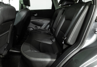 Подержанный автомобиль Nissan Qashqai 2013 года (10 фото)