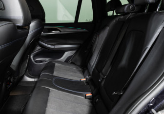 Подержанный автомобиль BMW X3 2018 года (10 фото)