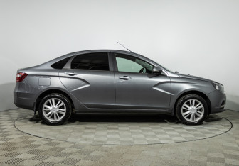Подержанный автомобиль LADA (ВАЗ) Vesta Sedan 2018 года (4 фото)