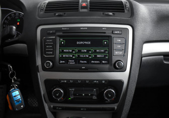 Подержанный автомобиль Skoda Octavia Liftback 2012 года (16 фото)