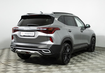Подержанный автомобиль Kia Seltos 2022 года (5 фото)