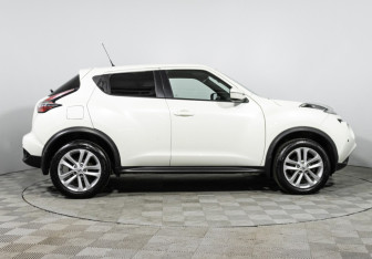 Подержанный автомобиль Nissan Juke 2017 года (4 фото)