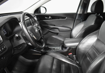 Подержанный автомобиль Kia Sorento 2018 года (10 фото)