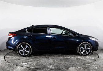 Подержанный автомобиль Kia Cerato Sedan 2017 года (4 фото)