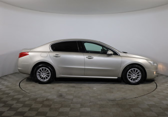 Подержанный автомобиль Peugeot 508 Sedan 2012 года (4 фото)